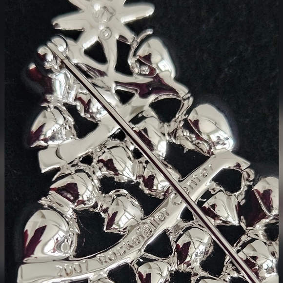 2007 Swarovski Crystal Rockefeller Center Retired Christmas Tree Brooch - Picture 10 of 11
